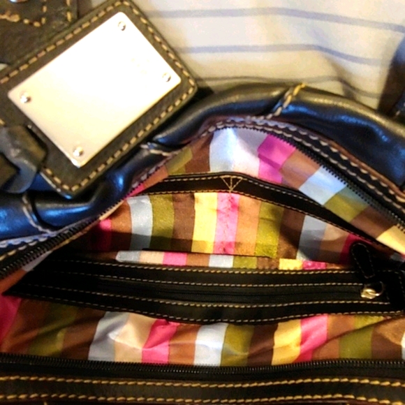 Tignanello Leather Purse, Great Hardware! - Picture 3 of 6